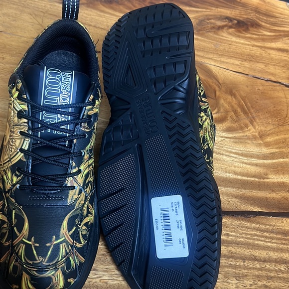 Versace - Picture 7 of 12